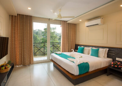 Amrezy-Resort-room