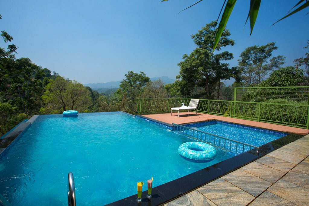 AmrezyResort-pool